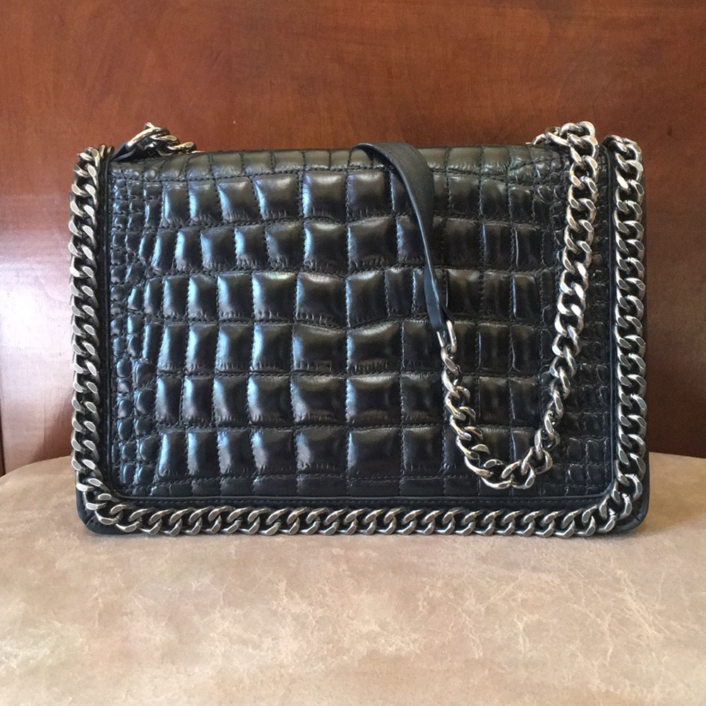 Chain shoulder bag